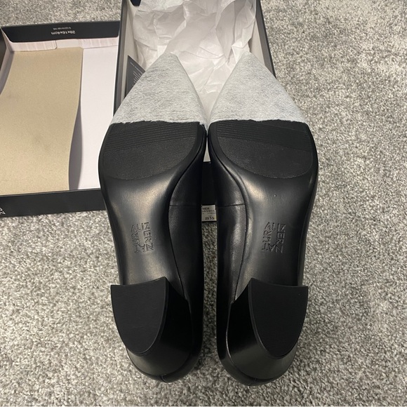 Black Caprice Leather Pump, 8.5M - Picture 8 of 12